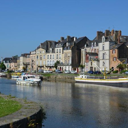 Spacieux T3 Lumineux Dans Quartier Historique Avec Wifi Редон Екстер'єр фото