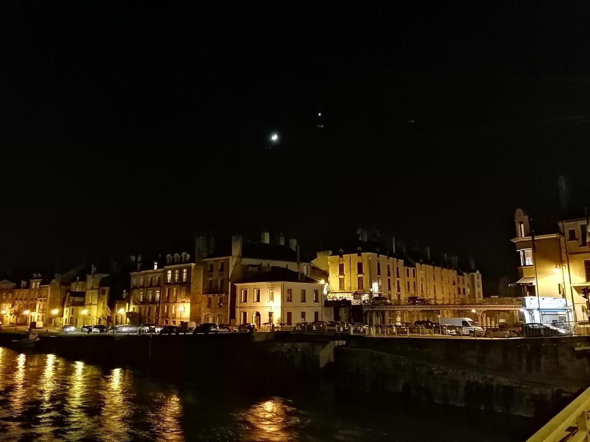 Spacieux T3 Lumineux Dans Quartier Historique Avec Wifi Редон Екстер'єр фото